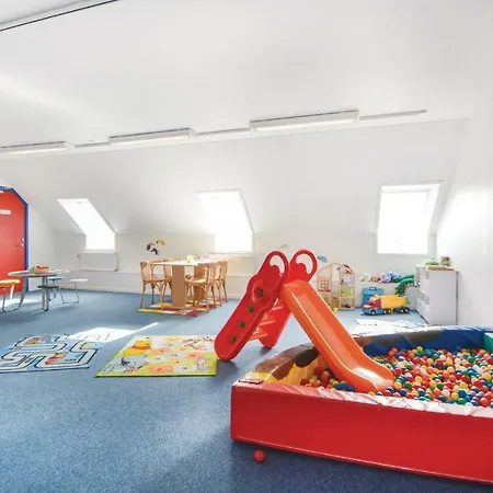 Three-bedroom Holiday In Romo